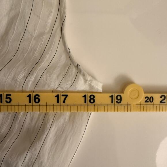 VINCE Drapey Striped Tiered Dress in Optic White Size 8 Quiet Luxury Chic Breezy - Picture 8 of 8